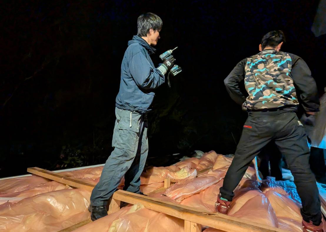 工事写真 4: 海と現場